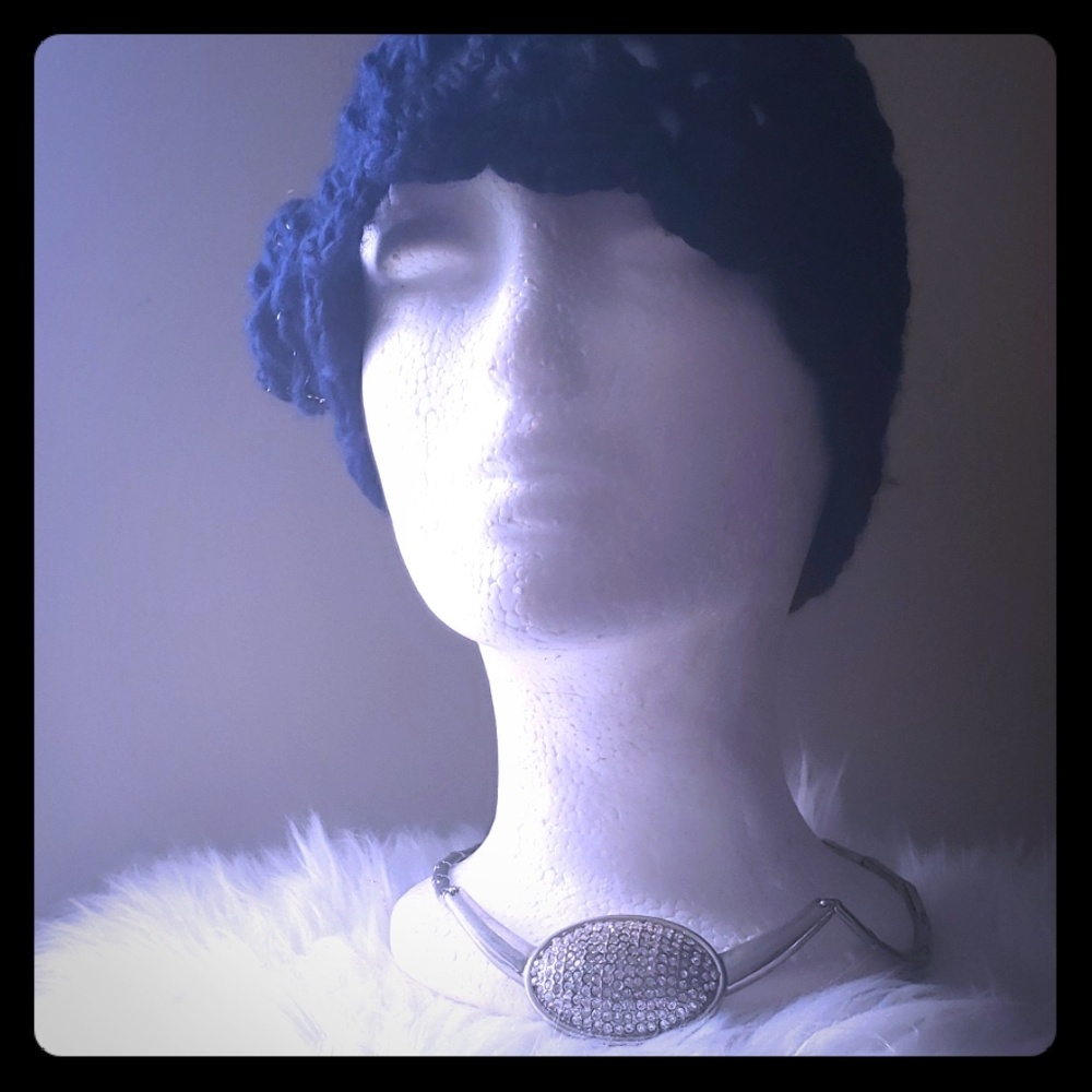 Silver rhinestone choker style necklace